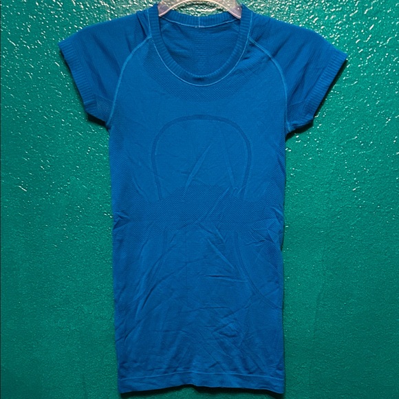 Lululemon Blue Women's Top - Picture 1 of 4